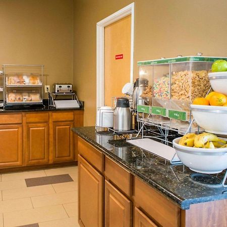 Quality Suites Уолдорф Екстериор снимка