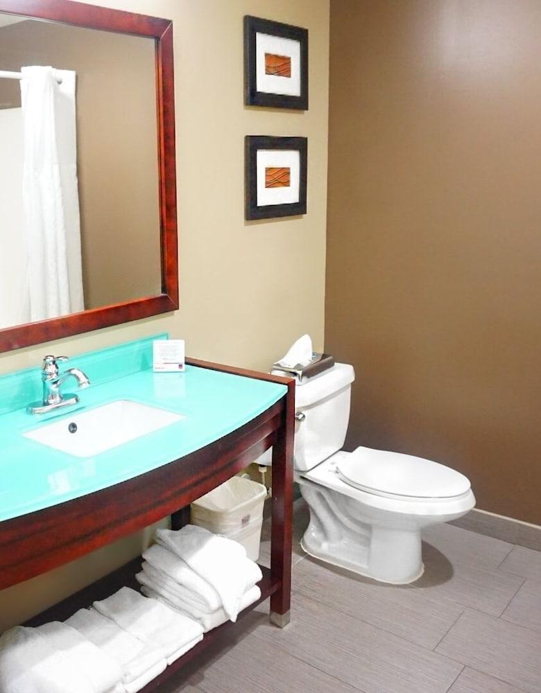 Quality Suites Уолдорф Екстериор снимка