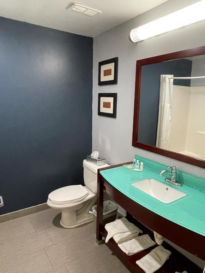Quality Suites Уолдорф Екстериор снимка