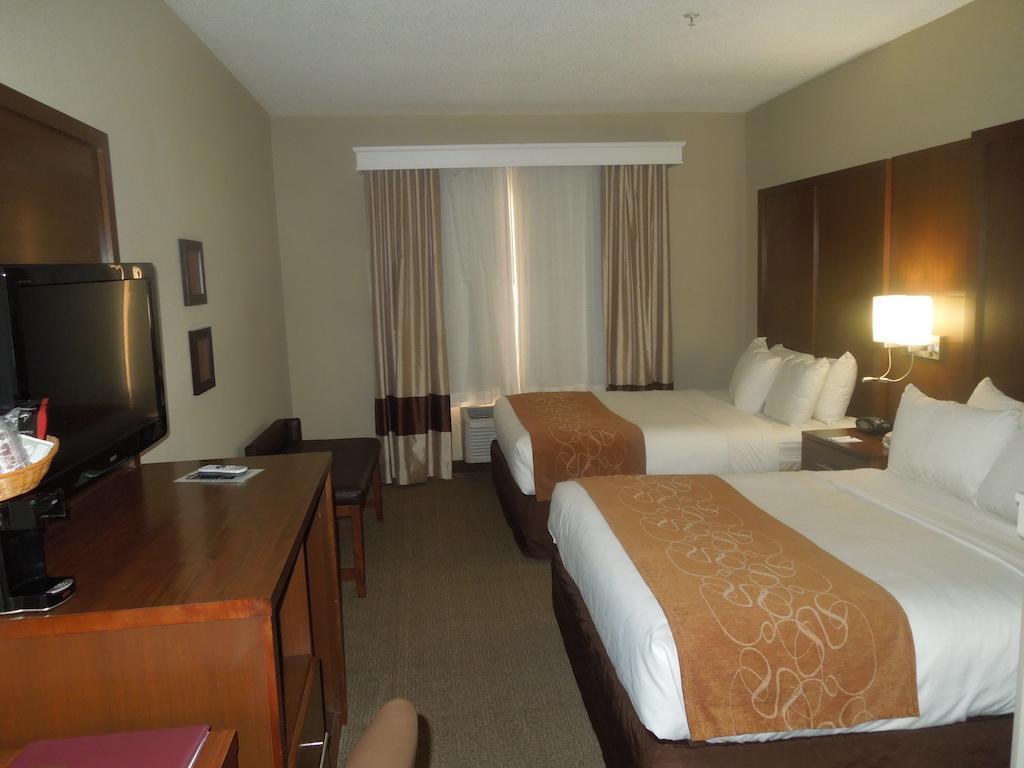Quality Suites Уолдорф Екстериор снимка