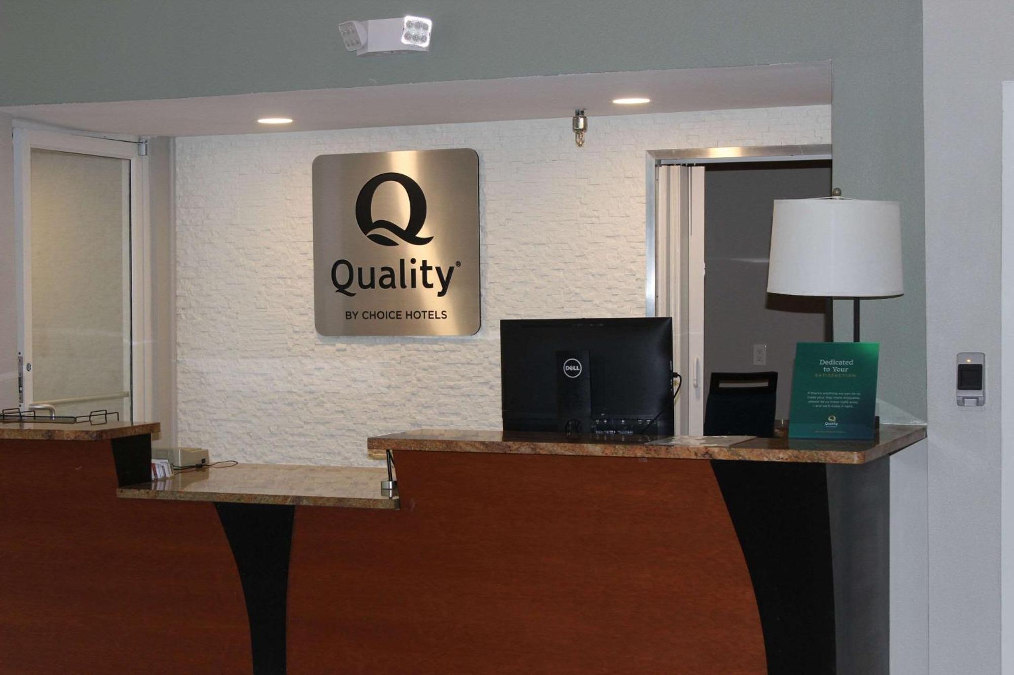 Quality Suites Уолдорф Екстериор снимка