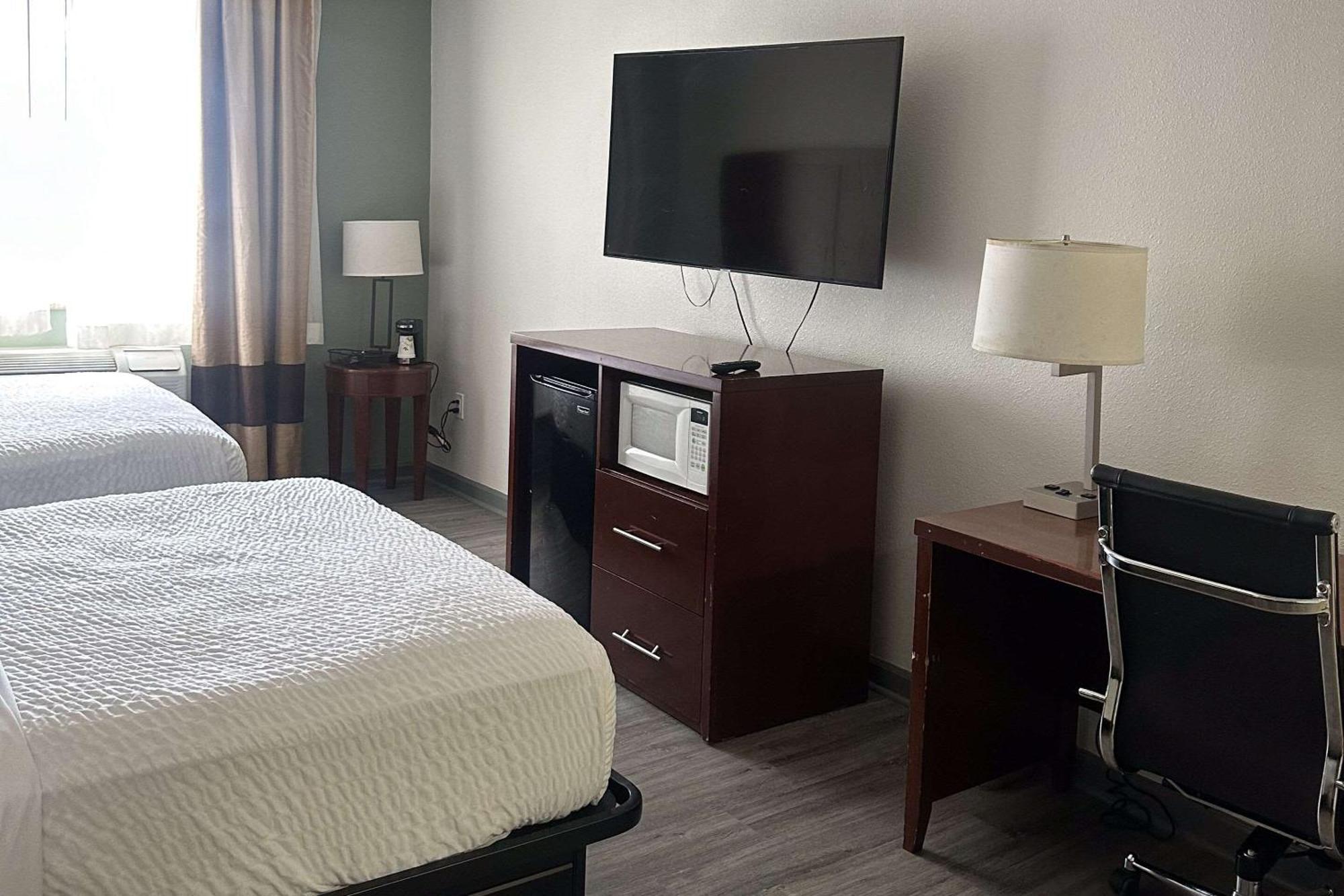 Quality Suites Уолдорф Екстериор снимка