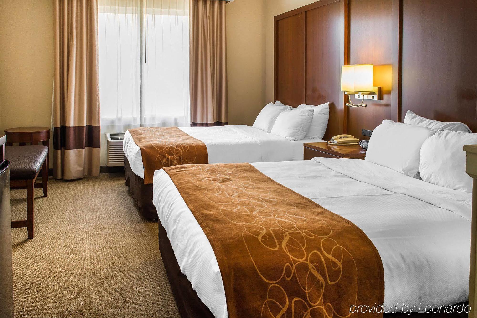 Quality Suites Уолдорф Екстериор снимка
