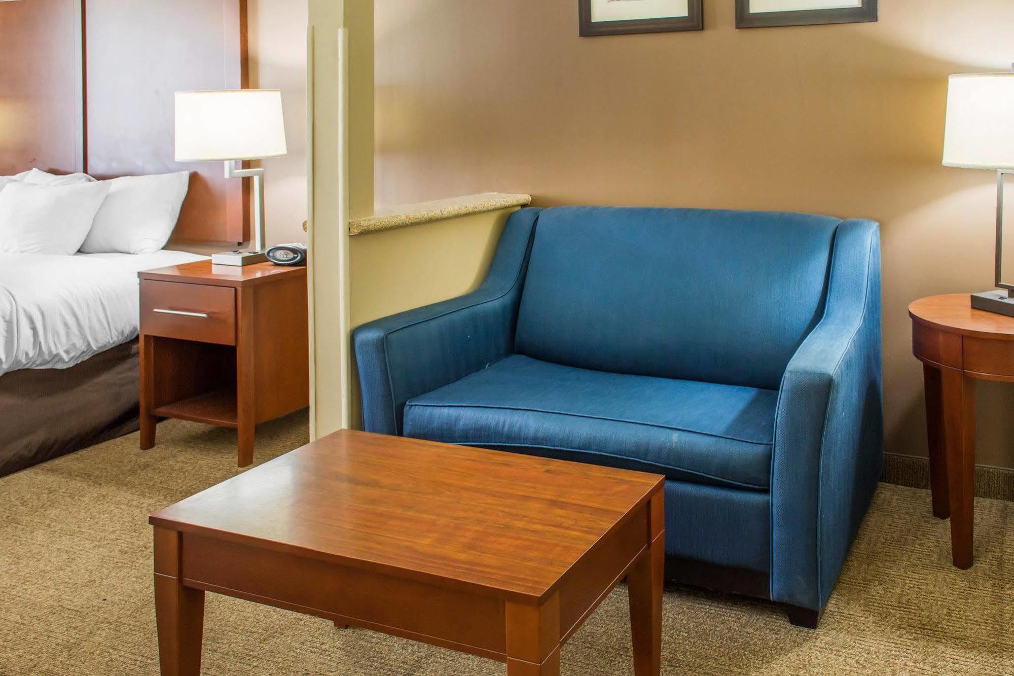 Quality Suites Уолдорф Екстериор снимка